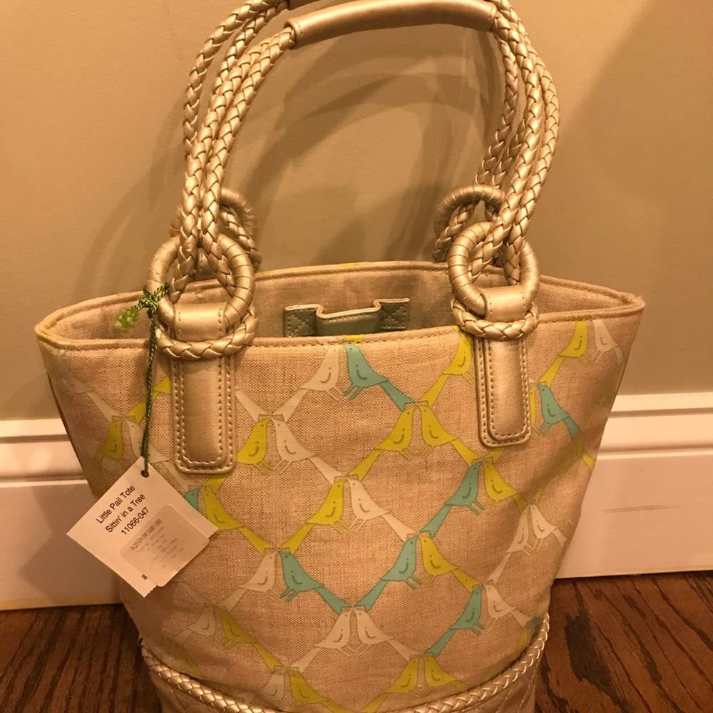 Women Vera Bradley “little pail tote”